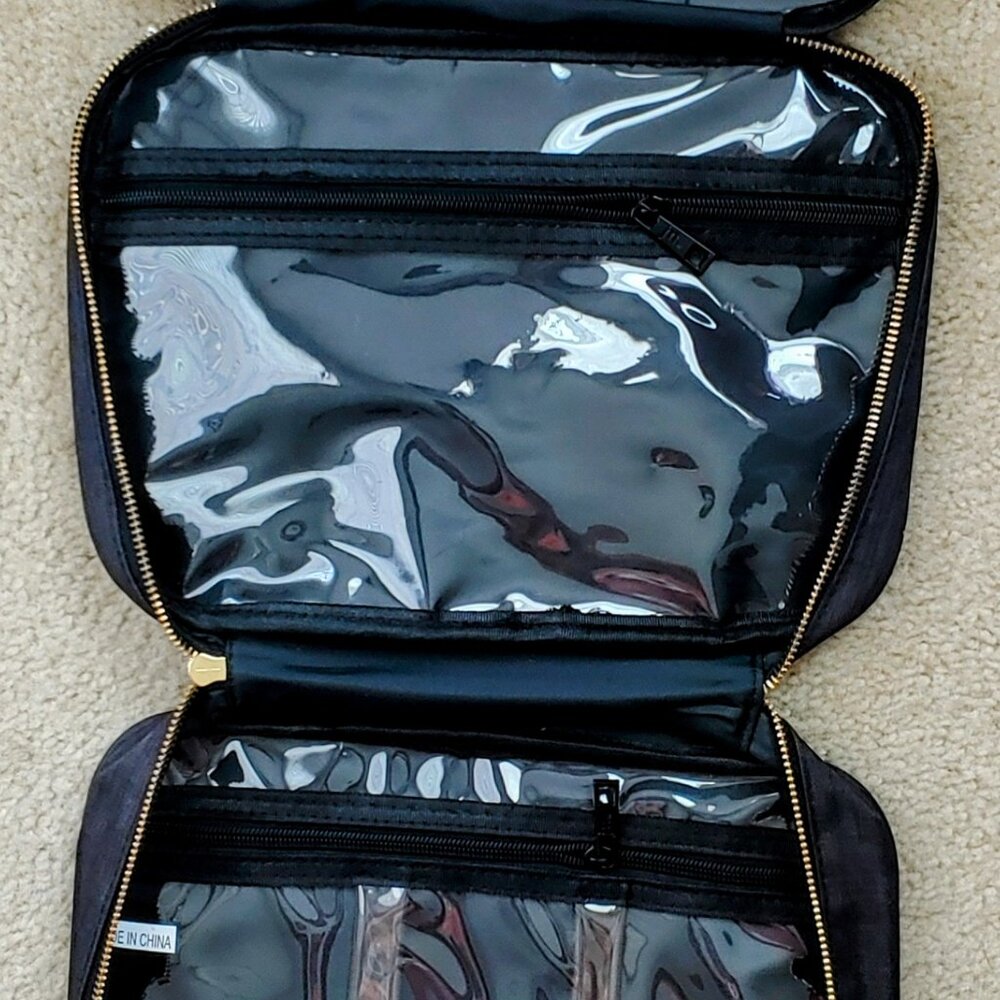 Jessica Moore Hanging Travel Cosmetic Case - NEW!